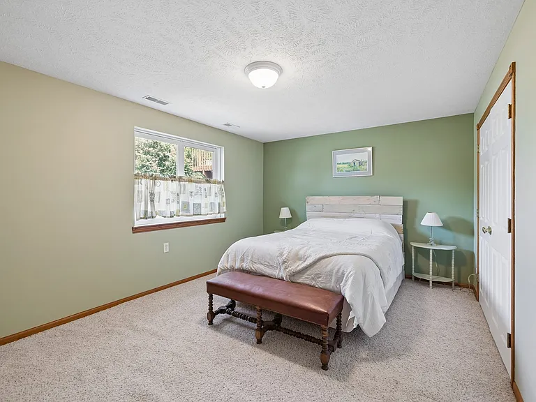 158 W Lombard Dr — Photo 22