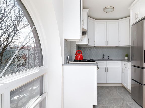 4th image of 88 Meserole Ave APT 3E