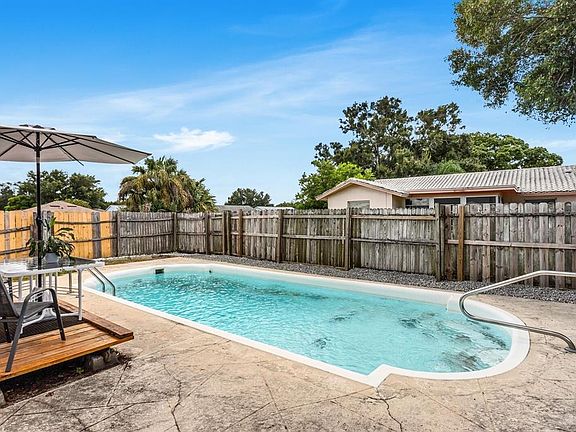 5th image of 407 OCEAN COURT