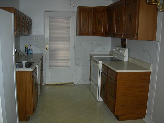 4th image of 1720 Wheeland Dr