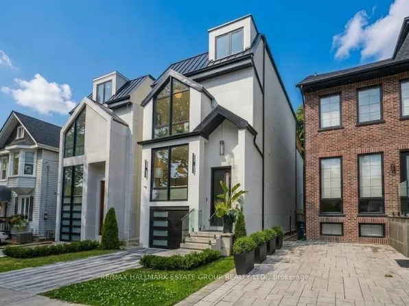 10 Wheeler Ave, Toronto, ON M4L 3V2