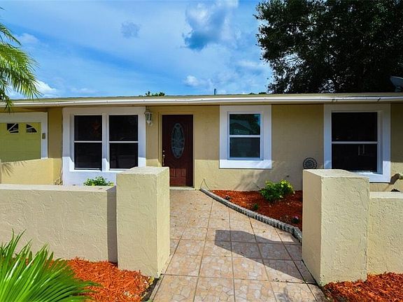 4th image of 3315 Cambridge Dr