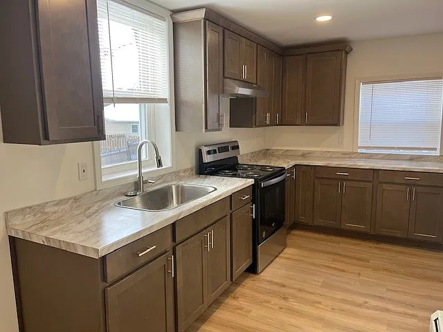 2 bed, 840 sqft, $1,700 — Photo 2