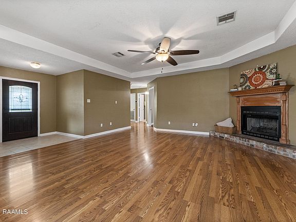 2nd image of 3044 Mark Twain St