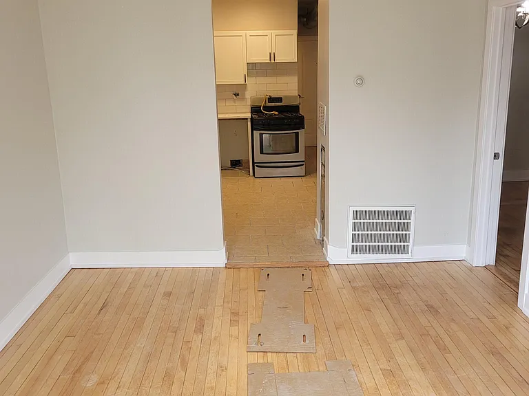 2346 S Sacramento Ave #2F — Photo 4