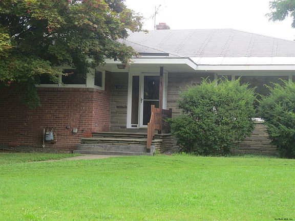 2nd image of 530 W Lawrence St