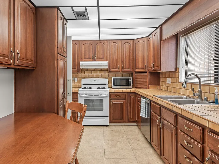 4734 College Ave — Photo 7
