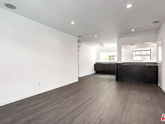 3rd image of 1330 N Crescent Heights Blvd APT 5