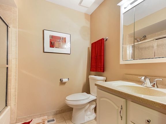 5th image of 7726 Surrey Dr