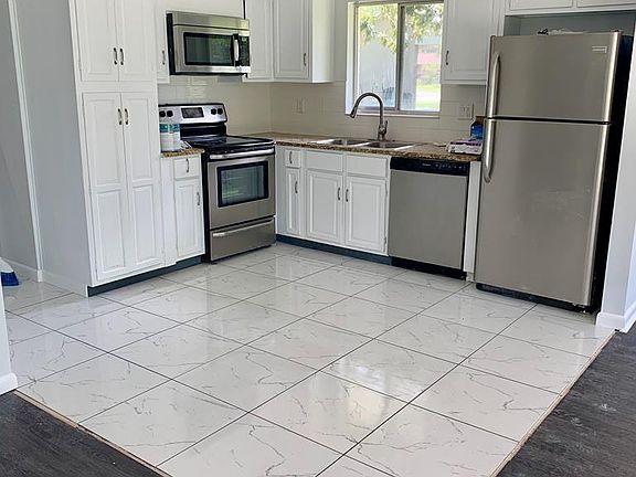 5th image of 1 Fairview Ln