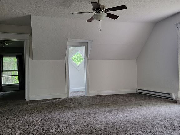 5th image of 433 E Bremer St