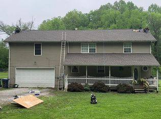 327 Mountain Glen Rd, Cobden, IL 62920