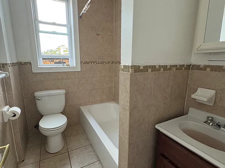 1084 Kennedy Blvd #3 — Photo 7