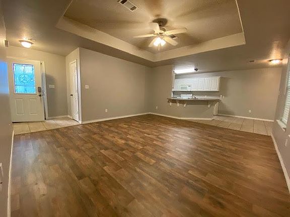 3rd image of 160 Hamshire Ln