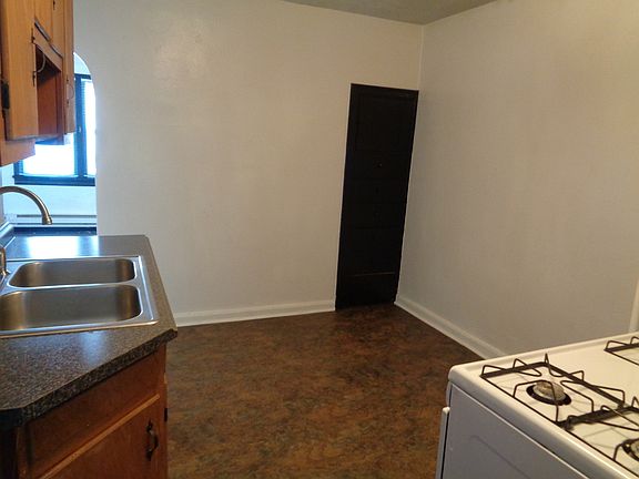 3rd image of 501 S 31st St APT 2