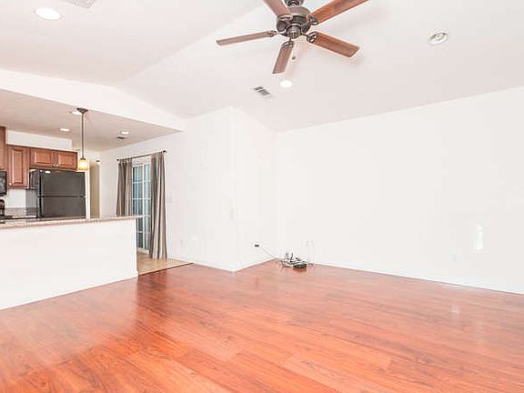 5th image of 3012 Logan Ave
