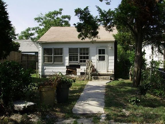 4th image of 1241 Little Bay Ave