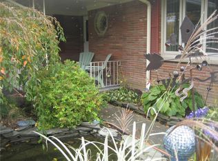 35 Wallace Dr, Orchard Park, NY 14127