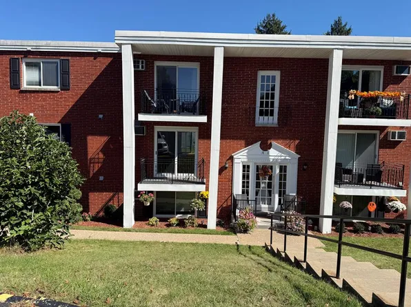 1810 National Road A1 204, Wheeling, WV 26003