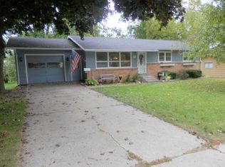 37 19th St, Clintonville, WI 54929