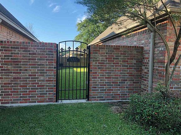 3rd image of 115 Acadian Garden Blvd