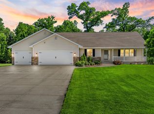 7715 Featherstone Ct, Cedar Rapids, IA 52411