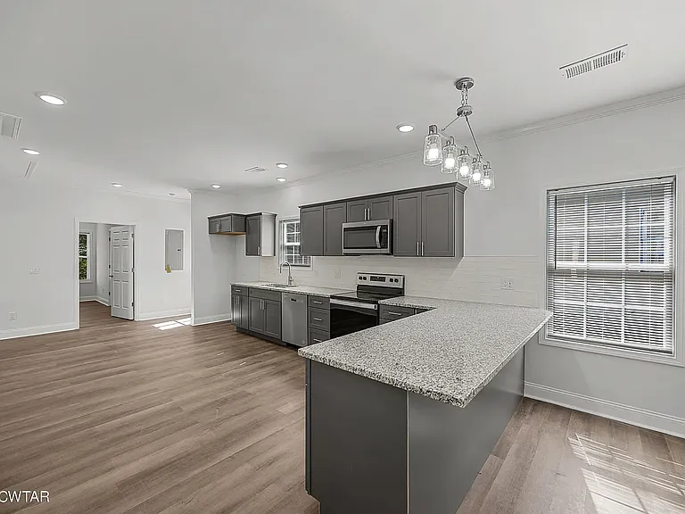 122 Hatton St — Photo 2
