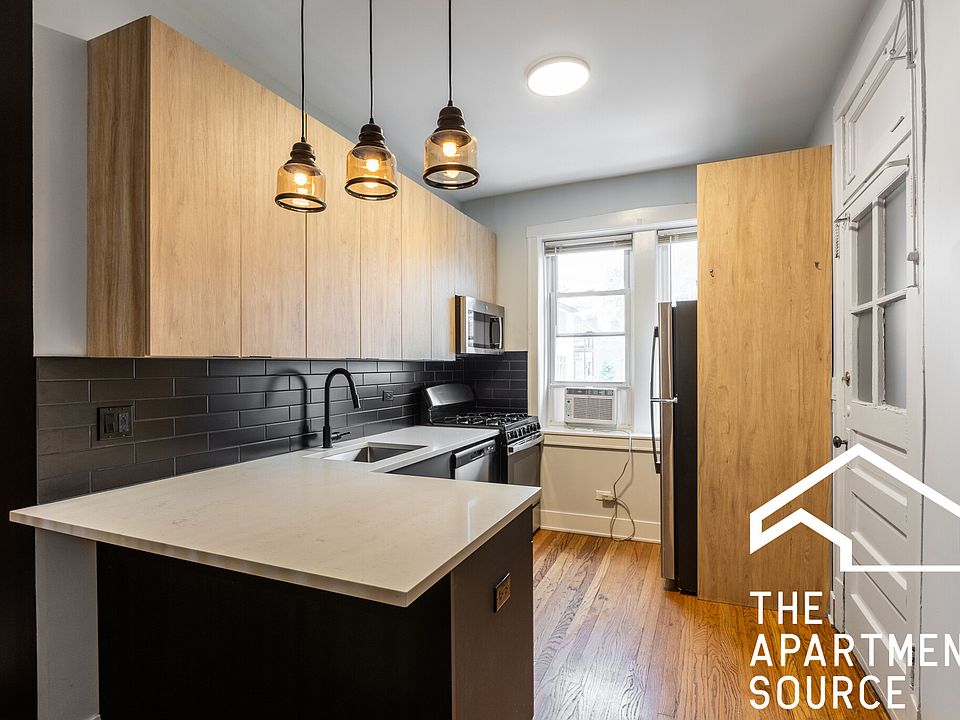 1st image of 4011 N Lowell Ave #1E
