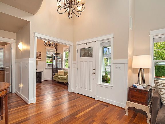 4th image of 2054 NE Noble St