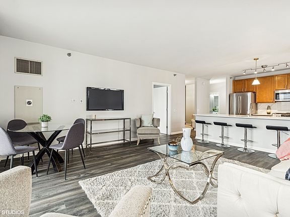 5th image of 1111 S Wabash Ave APT 2109