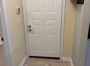 2204 Westcourt Ln APT 203, Herndon, VA 20170