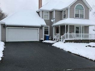 40 Anselmo Dr, Portsmouth, RI 02871