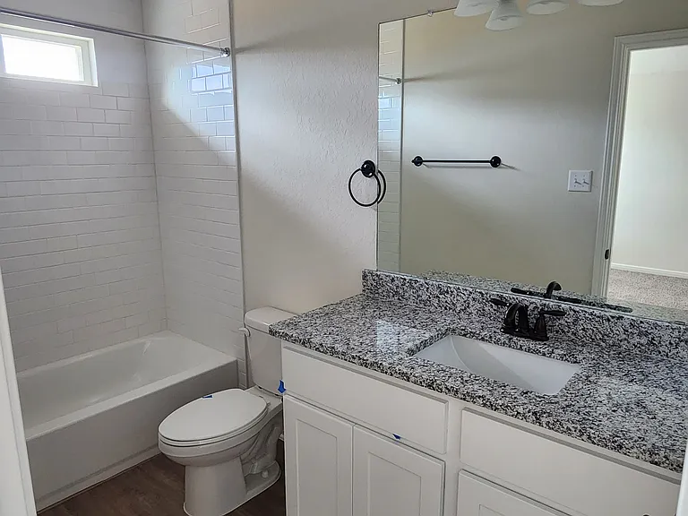 13827 Enzo Gate #102 — Photo 5