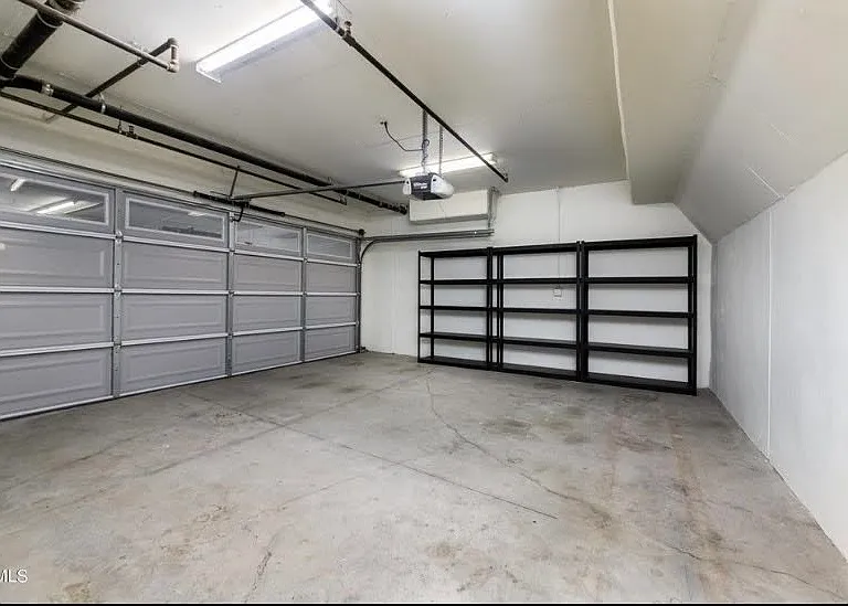 272 N Chester Ave #105 — Photo 21