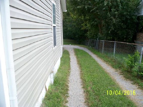 4th image of 131 Boggs Ln