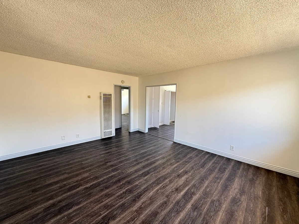 Building Photo - 4029 W 142nd St #F