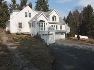 97 Oak St, Shrewsbury, MA 01545