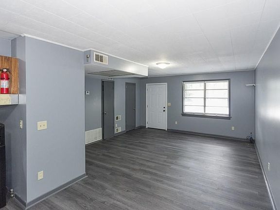 5th image of 1168 Vaughn St