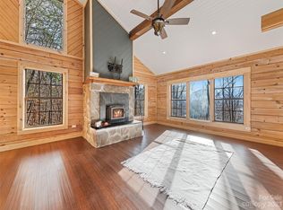 81 Bogie Ln, Waynesville, NC 28785