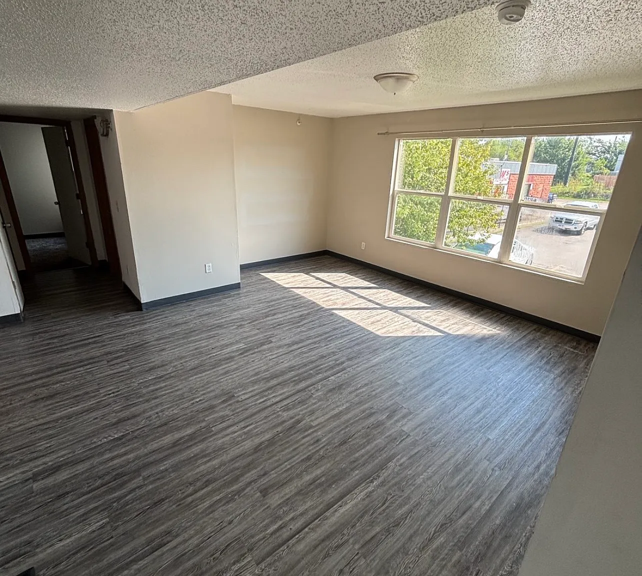 4 bed, 1157 sqft, $1,600 — Photo 1