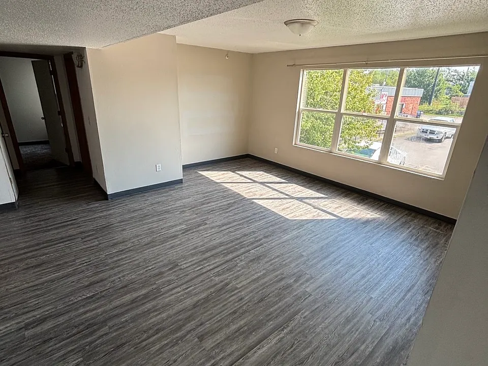 60 Miller Ave SW #7