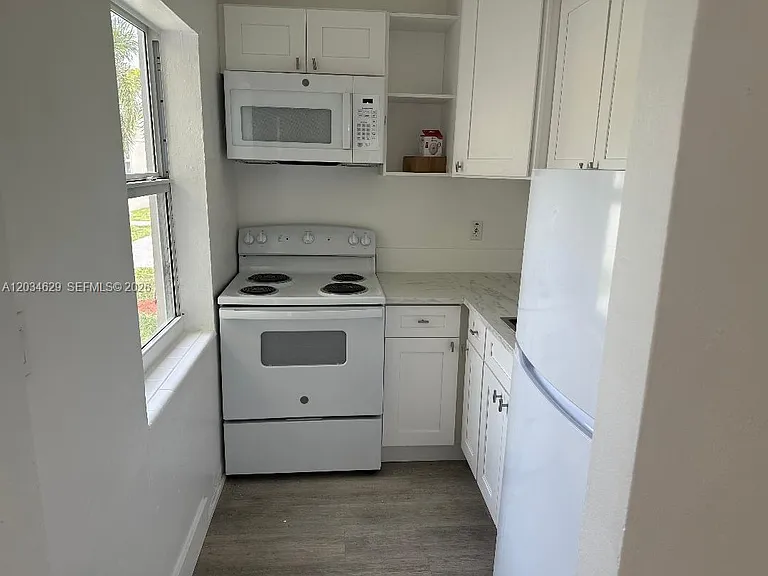 1956 Lincoln St #2 — Photo 7