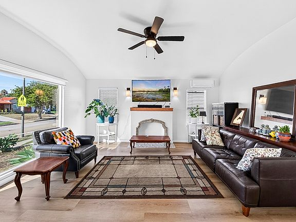 2nd image of 2027 W 75th St