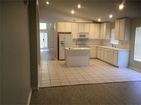 5th image of 19031 Fishermans Bend Dr