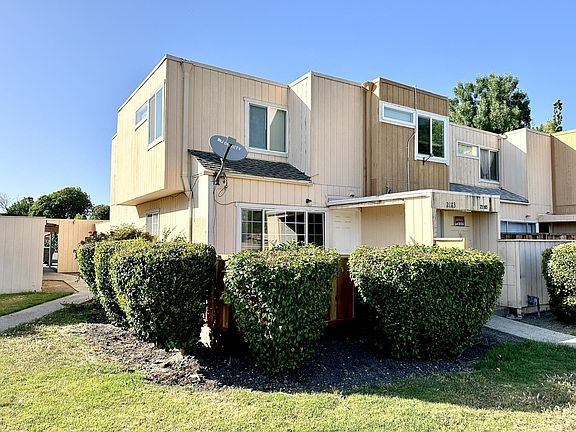 2nd image of 2183 Luz Ave