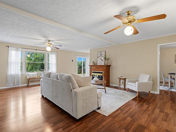 5th image of 2054 Ridgecrest Dr