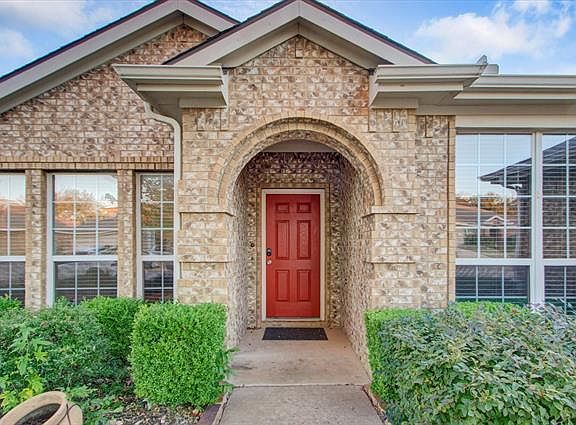 4th image of 327 Highland Valley Ct