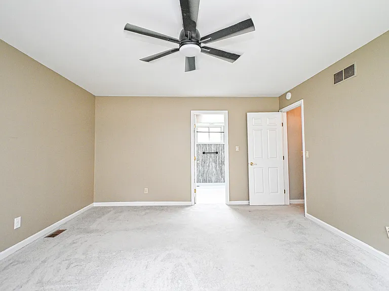 5959 Shallow Creek Dr — Photo 32