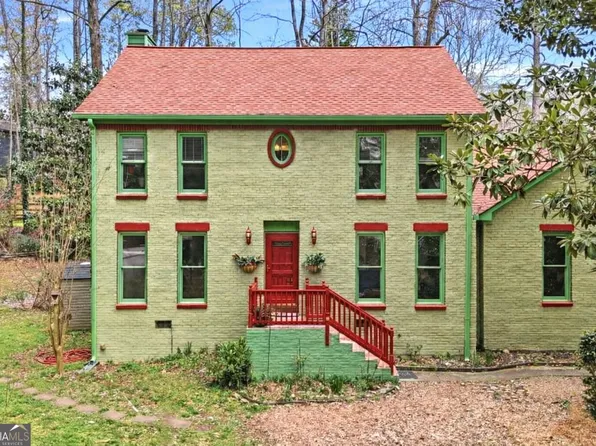 445 Longleaf Dr, Roswell, GA 30075