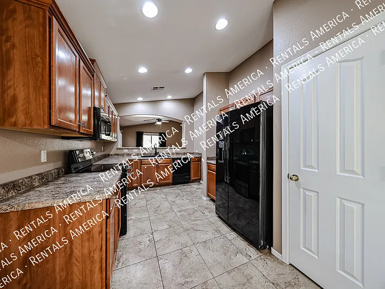 36322 W Alhambra St — Photo 5
